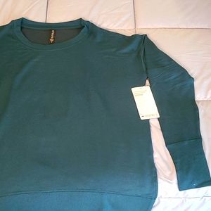 NWT Athleta Coaster Luxe Sweatshirt (Medium)